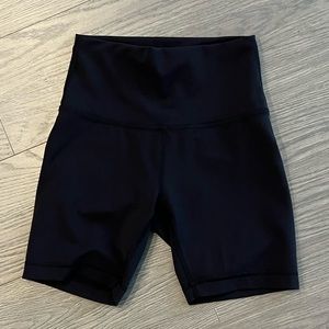 Lululemon bike shorts 6”